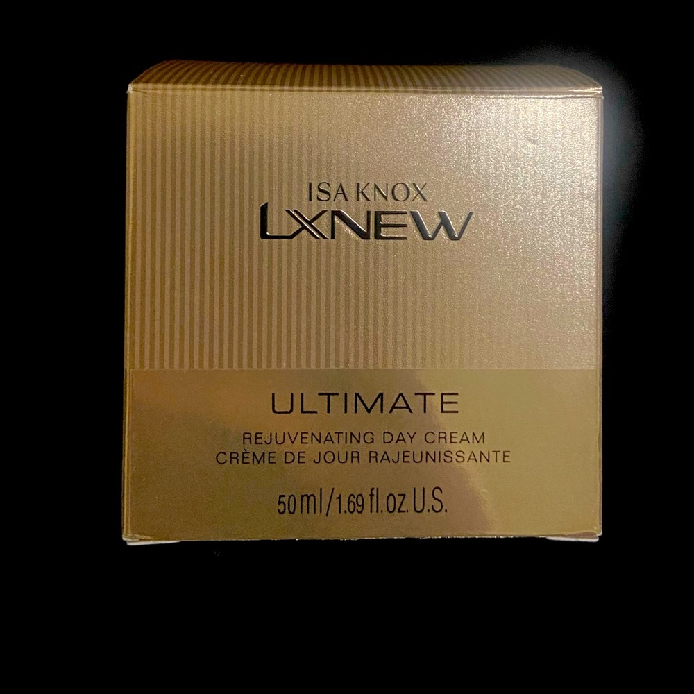 Brand new isa knox LXNew ultimate rejuvenating day cream.